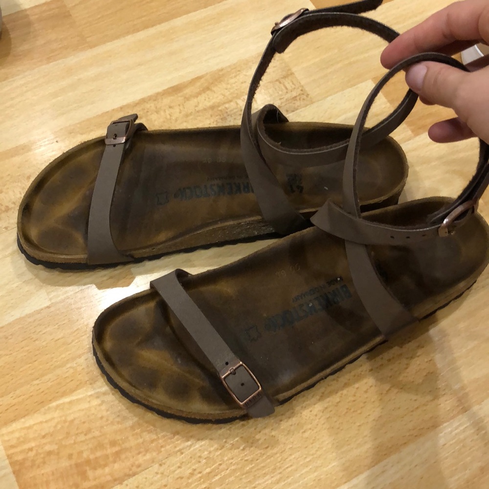 Strap Birkenstock’s